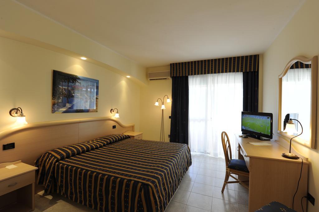 Double Room Extra Bed,218143811:JPEG